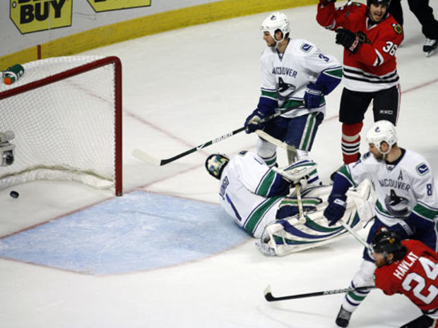 Vancouver vs. Chicago: Game 4 