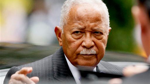 Former New York City Mayor David Dinkins arrives for Walter Cronkite's funeral at St. Bartholomew's Church on Park Ave. in New York, Thursday, July 23, 2009. Cronkite died last Friday at his Manhattan home at age 92. (AP Photo/Kathy Willens) 