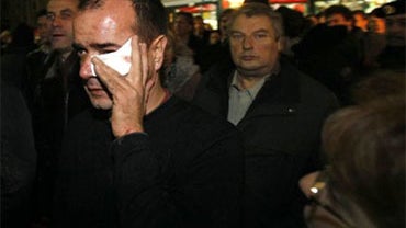 Passengers arrive to Moskovsky train station after train derailment in St. Petersburg, Russia, early Saturday, Nov. 28, 2009. An express train carrying hundreds of passengers from Moscow to St. Petersburg derailed late Friday, killing at least 23 people a 