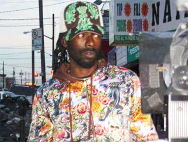 Federal authorities say Jamaican reggae star Buju Banton attempted to buy cocaine from an undercover officer in Florida. 