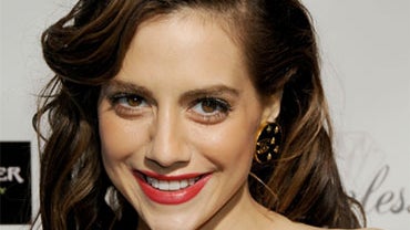 Brittany Murphy arrives at the "Across the Hall" Premiere at the Laemmle Music Hall 3 on December 1, 2009 in Beverly Hills, California. 