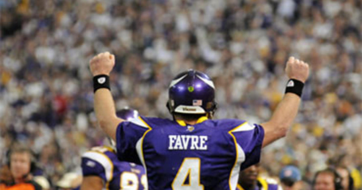 Favre, Vikings advance with 34-3 win over Cowboys