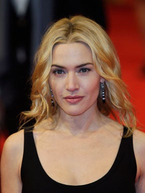Kate_Winslet_BAFTA_RedCarpe.jpg 