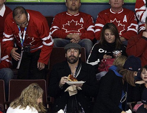 01-jon-hamm-in-canada.jpg 
