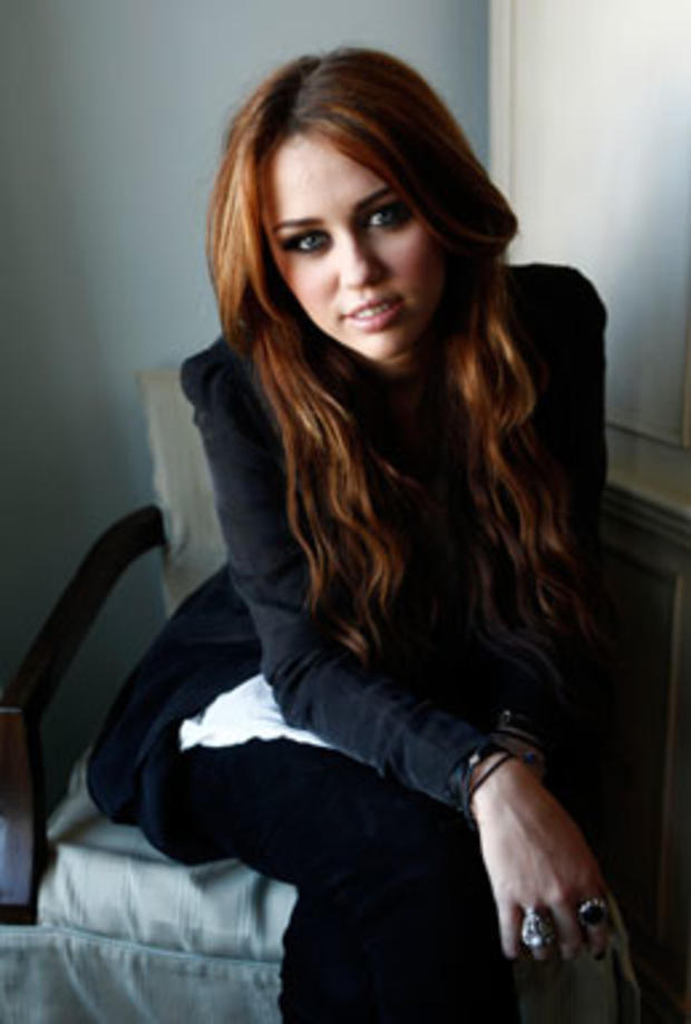 10_-_Miley_Cyrus.jpg 