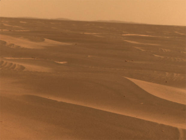 Mars_off_to_horizon.jpg 