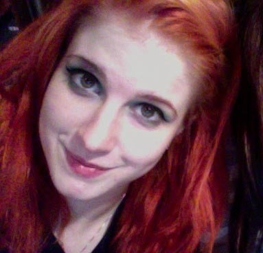 Hayley Williams TwitPic (PICTURES) Shows Her Topless, Singer Claims Her