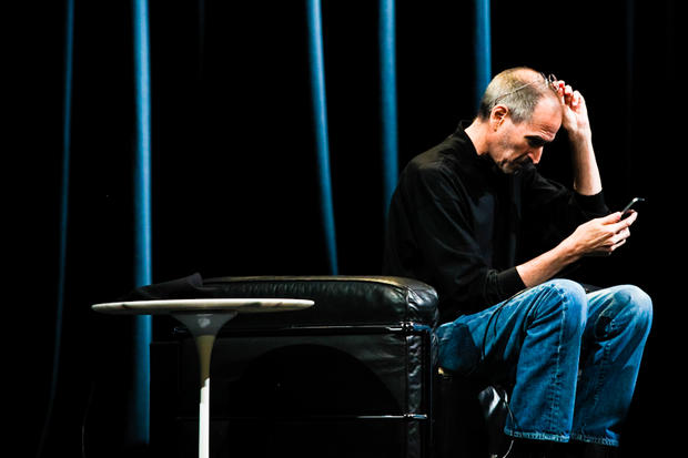 On stage at WWDC, Steve Jobs sits down to give a demo of the new FaceTime video calling feature. 