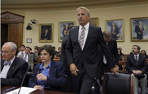 05-costner-on-hill.jpg 