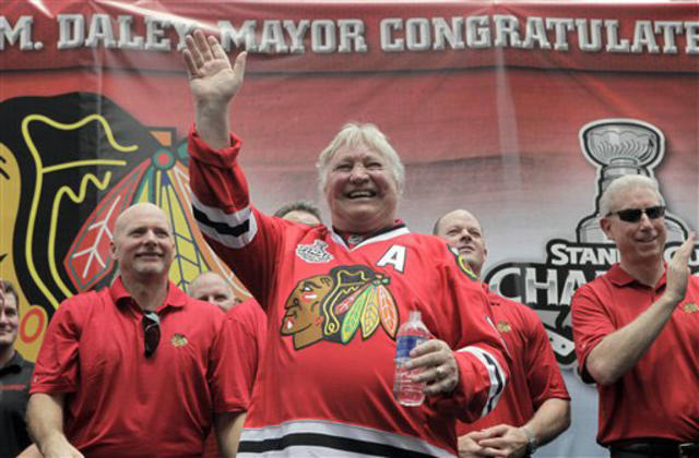 Jun 11, 2010 - Chicago, Illinois, U.S. - Fan carries fake Stanley cup on  Wacker Drive. Parade on Michigan Avenue to celebrate the Stanley Cup 2010  championship win of the Chicago Blackhawks