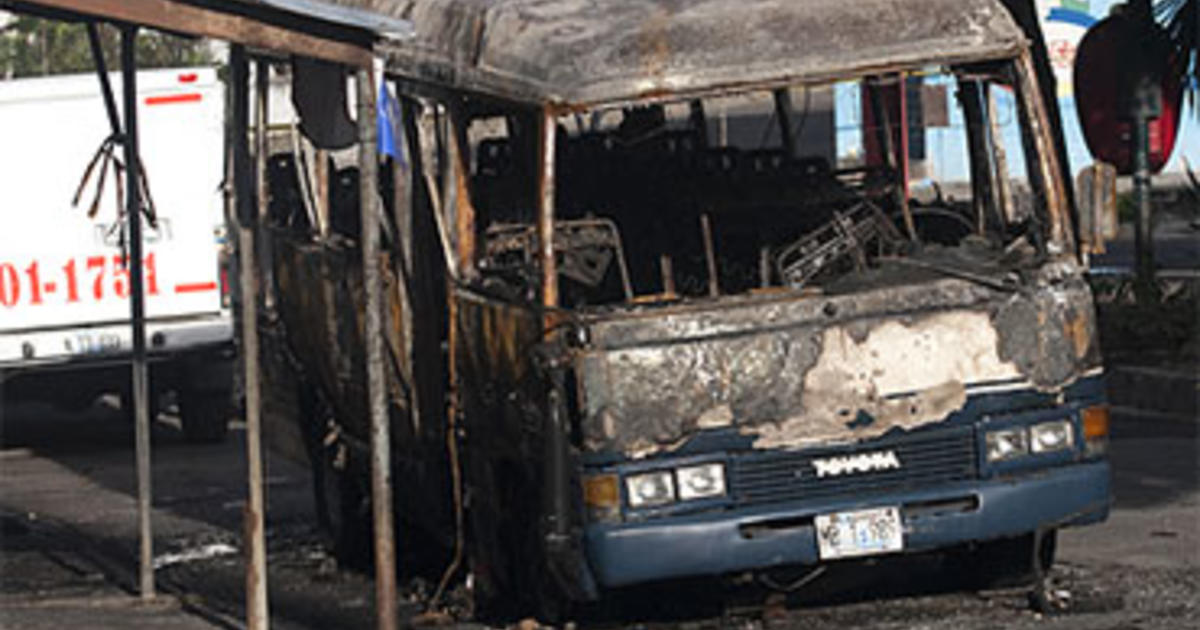 Gang Burns El Salvador Bus, Kills 14 - CBS News