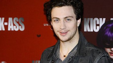 18-ass-aaron_370x278.jpg 