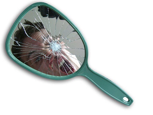 istockphoto-scarymirror.jpg 