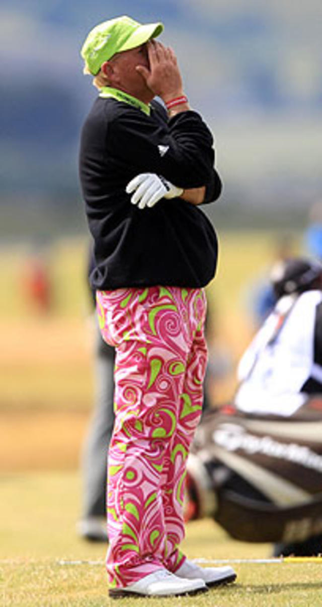 John Daly Finds There is No Hiding in Pink Paisley Pants - CBS News