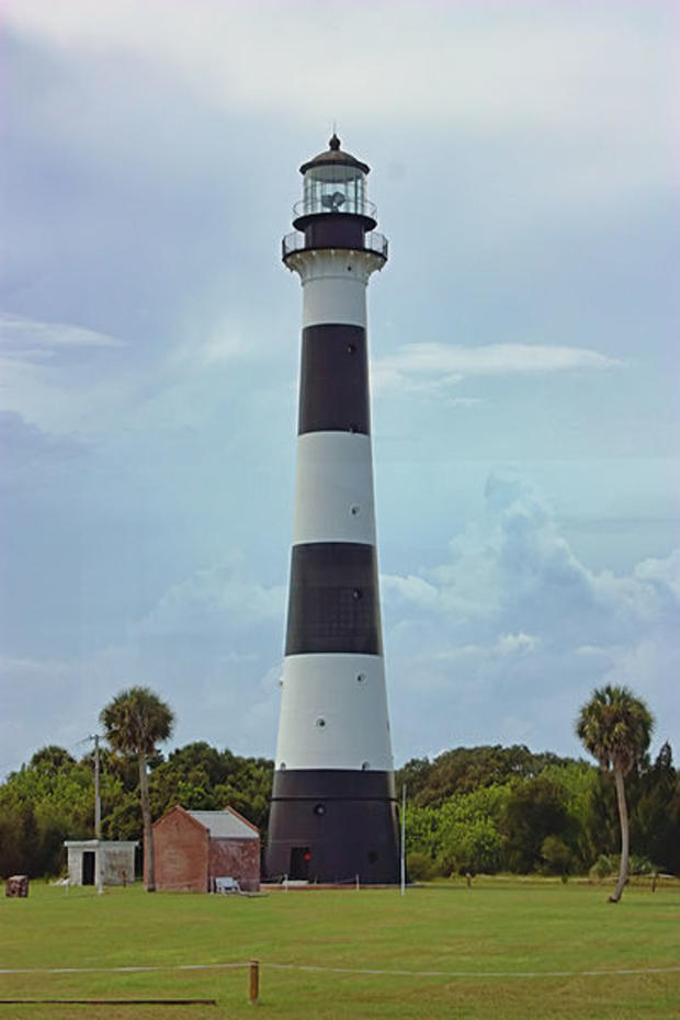 lighthouse.jpg 