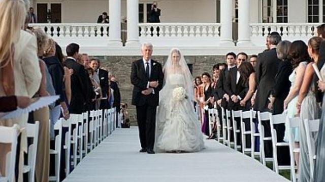 bill-clinton-who-slimmed-down-about-20-lbs-for-his-daughters-wedding-walks-chelsea-down-the-aisle-on-july-31-2010-in-rhinebeck-n-y.jpg 