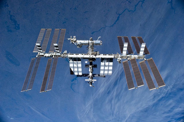 iss35.jpg 