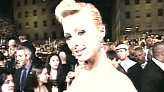 es_parishilton_0828.jpg 