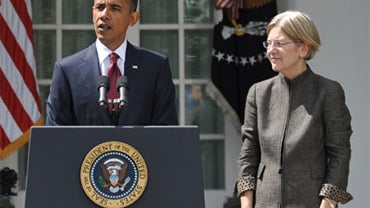 President Barack Obama announces the appointment of Elizabeth Warren as assistant to the president and special advisor to Treasury Secretary Timothy Geithner, September 17, 2010 in the Rose Garden of the White House in Washington, D.C. Warren will help cr 
