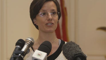 American Sarah Shourd, makes statements at a VIP Lounge in Muscat airport before she flew out of Muscat, Oman, Saturday, Sept. 18, 2010. 