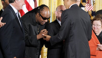 Stevie_Wonder-Obama.jpg 