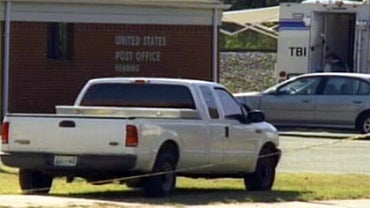 Gunmen On Loose In Tennessee Post Office Attack 