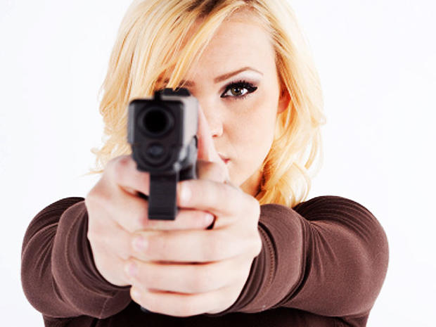 woman-aiming-pistol.jpg 