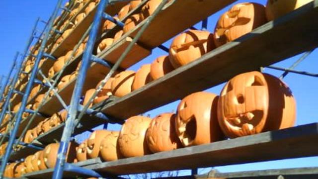 highwood-pumpkin-stacking.jpg 