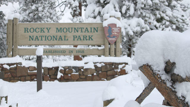 rocky-mountain-national-park-sign.jpg 
