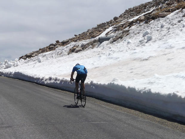 cycling-up-mount-evans.jpg 