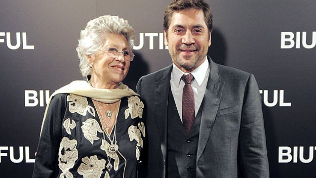 004-bardem-and-mom.jpg 