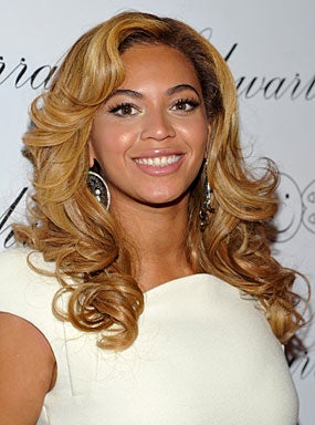 024-jewels--beyonce-close.jpg 