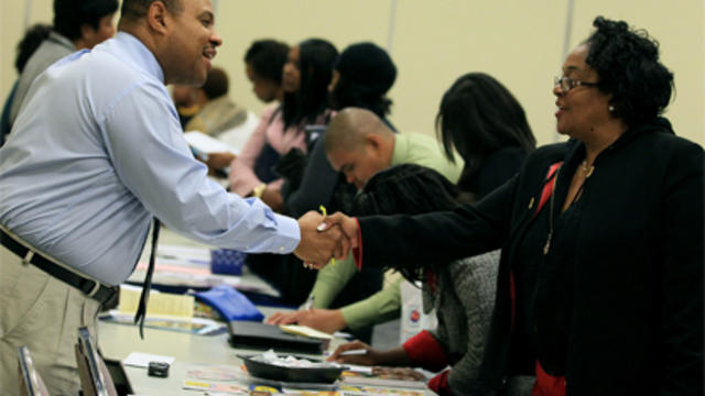 jobfair_g_101104_420_1.jpg 