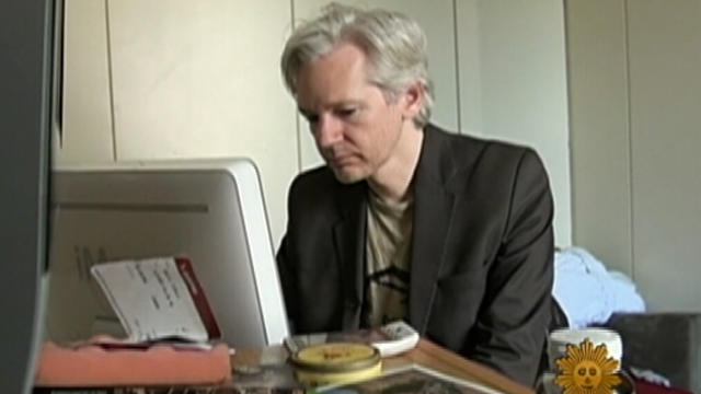 sm_assange_1205.jpg 