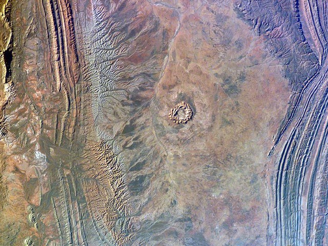 crater6.jpg 