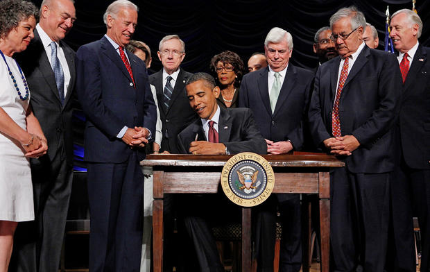 obama-signs-financial-reform-bill.jpg 