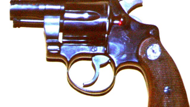 38-caliber-revolver-gun-handbun.jpg 