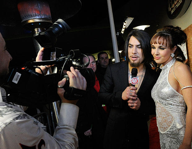 VEGAS, NV - JANUARY 08: Recording artist Dave Navarro (L) interviews adult film actress Cytherea as she arrives at the 28th annual Adult Video News Awards Show at the Palms Casino Resort January 8, 2011 in Las Vegas, Nevada. (Photo by Ethan Miller/Getty I 