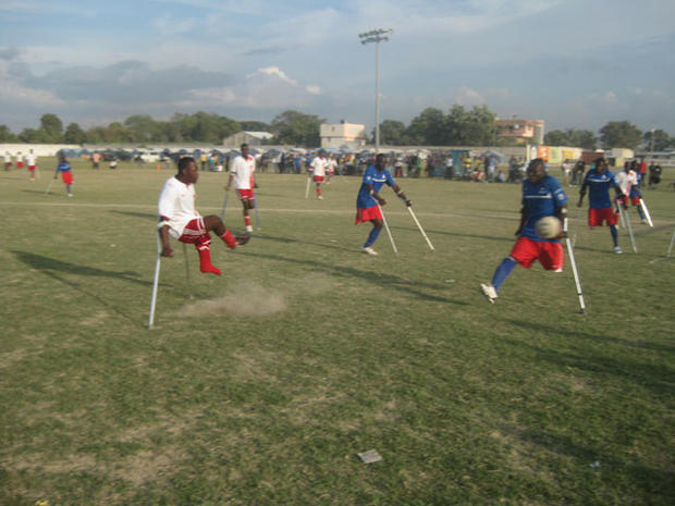 Amputee-soccer-learning-to-.jpg 