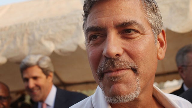 018-clooney-in-sudan.jpg 