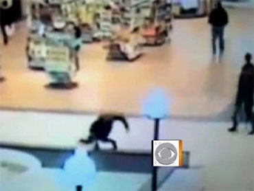 "Fountain Lady" Cathy Cruz Marrero (VIDEO) Considers Suing After Mall Fall Becomes Viral Sensation 