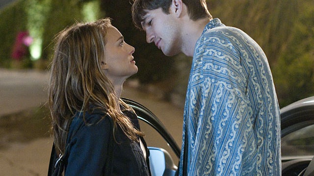 this film publicity image released by Paramount, Ashton Kutcher, right, and Natalie Portman are shown in a scene from "No Strings Attached." (AP Photo/Paramount, Dale Robinette)   --------------------------------------------------------------------------- 