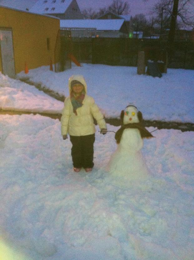 lily-dickerson-built-her-first-snowman-today-she-is-4-and-lives-in-croydon.jpg 