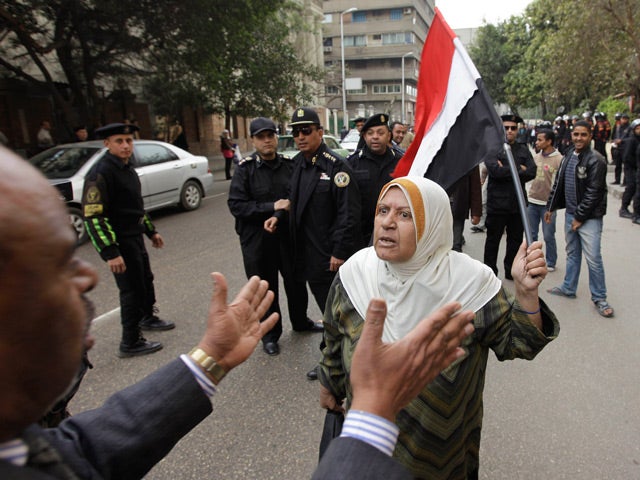 cairo_protests_AP110126026167.jpg 