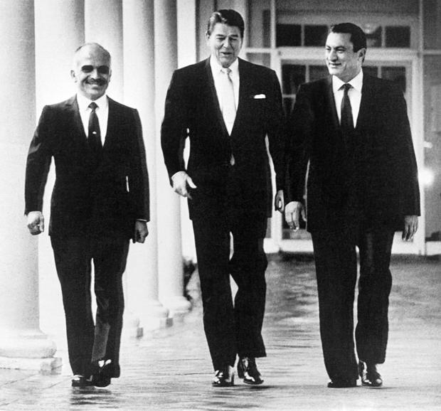 Ronald Reagan and Mubarak 