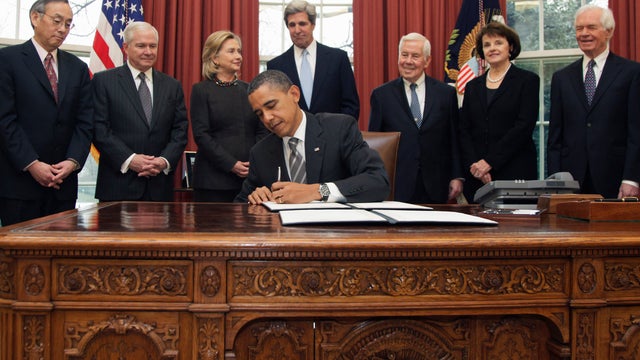 Obama_START_AP110202030885.jpg 
