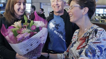 Americans return from Egypt 