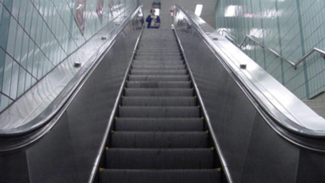 escalator_1.jpg 