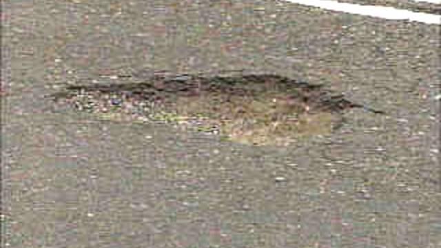 pothole011.jpg 