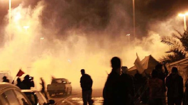 Protesters and tear gas in Pearl Square 